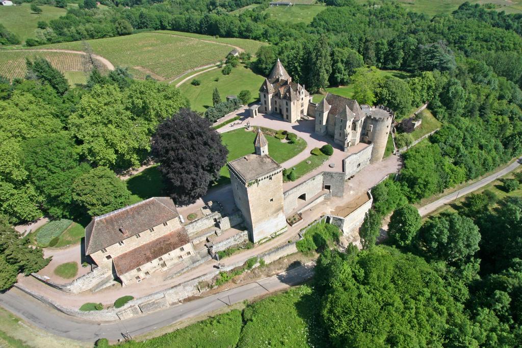 Отель Logis Des Trois Maures Couches Экстерьер фото