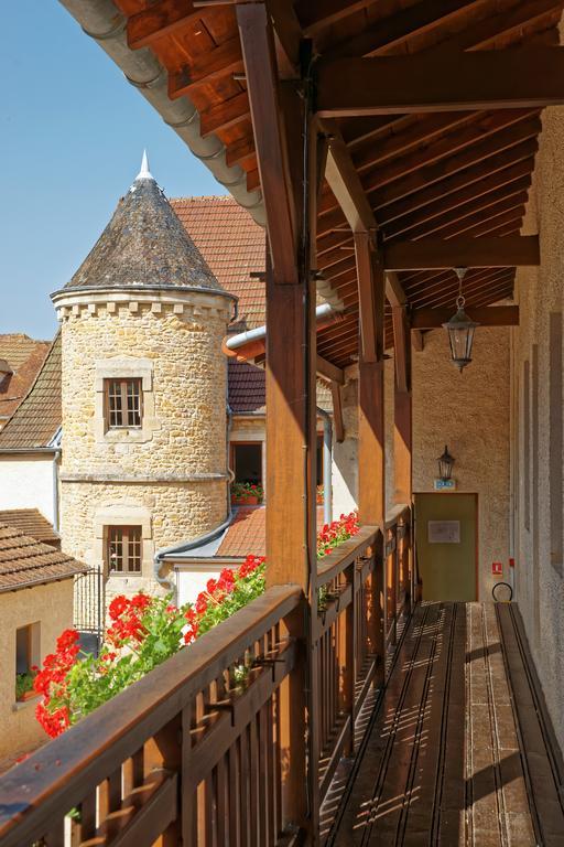 Отель Logis Des Trois Maures Couches Экстерьер фото